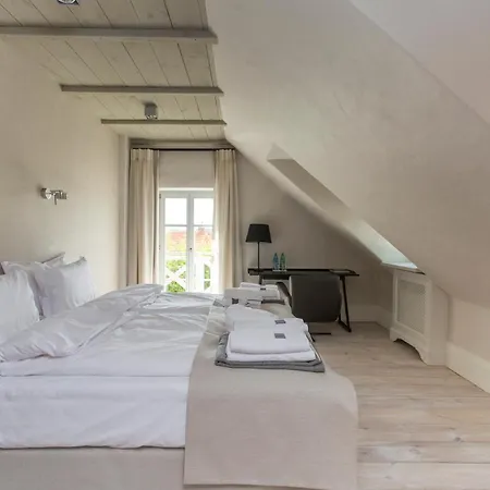 Posiadlosc Wiejska, Ogrody Acqua Di Rosa Zameczek